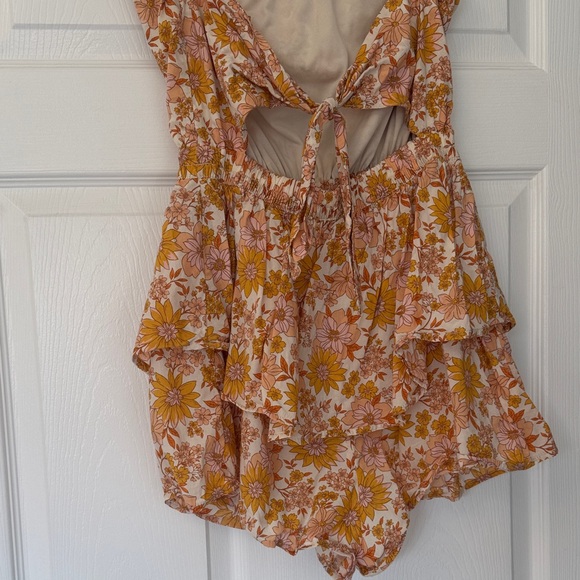 Floral Strapless Romper - Picture 7 of 9